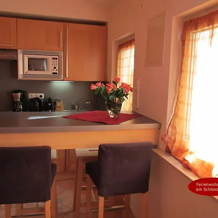 Ferienwohnung Am Schloss Eller - Karlsruher Strasse Apartment *