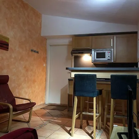 Ferienwohnung Am Schloss Eller - Karlsruher Strasse Apartment