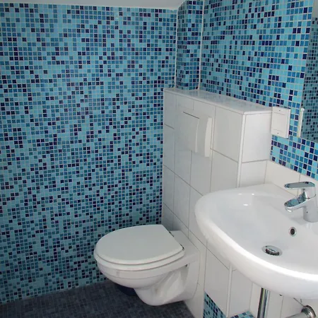 Ferienwohnung Am Schloß Eller - Karlsruher Strasse Apartment